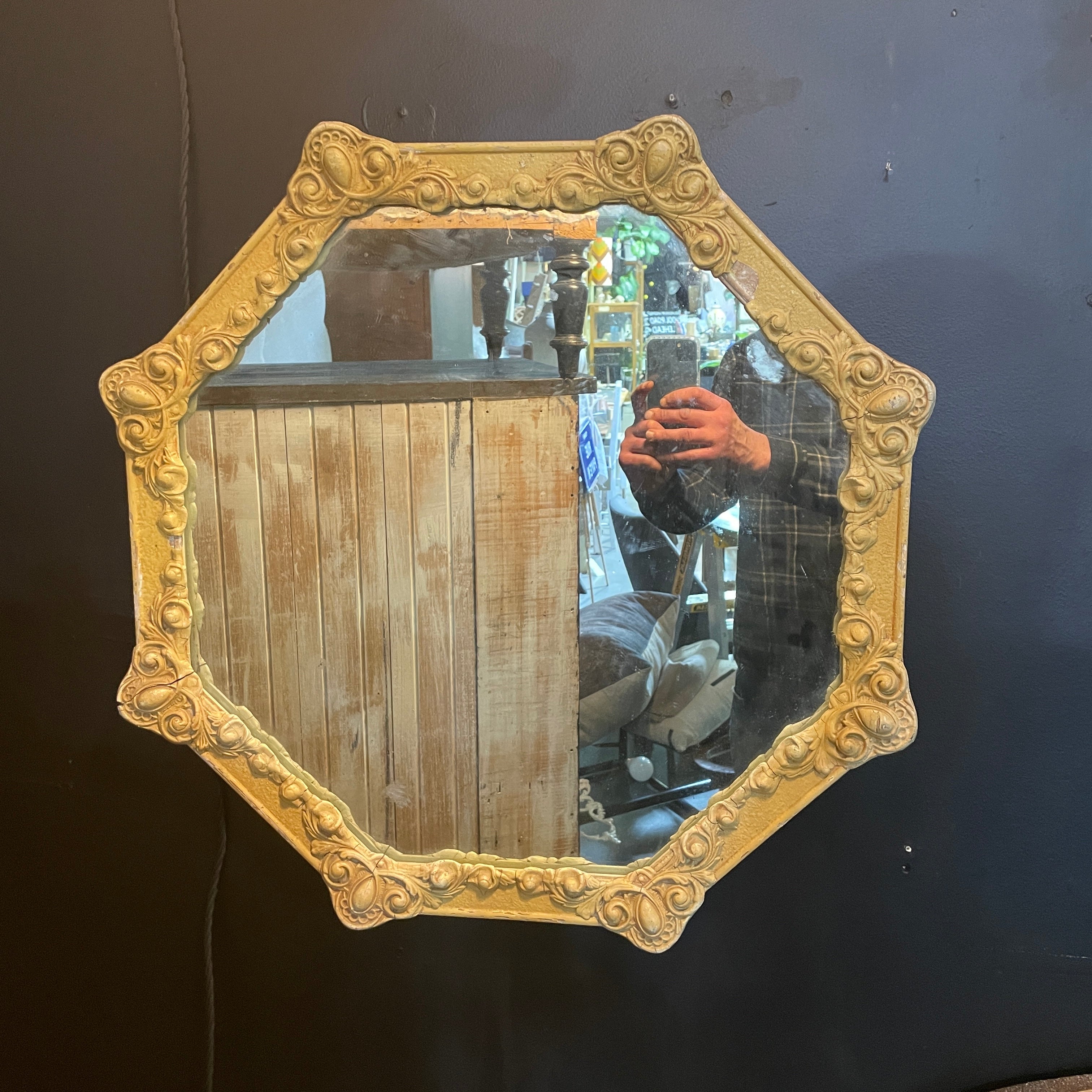 A COLLECTION OF VINTAGE MIRRORS